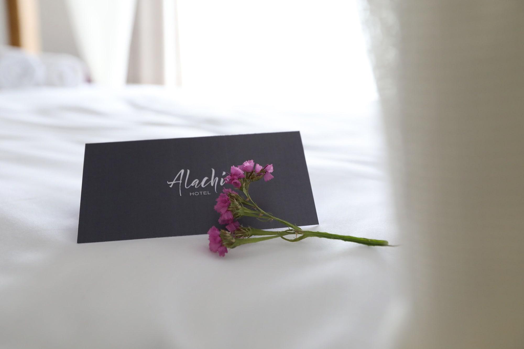 Alachi Hotel Alacatı Bagian luar foto