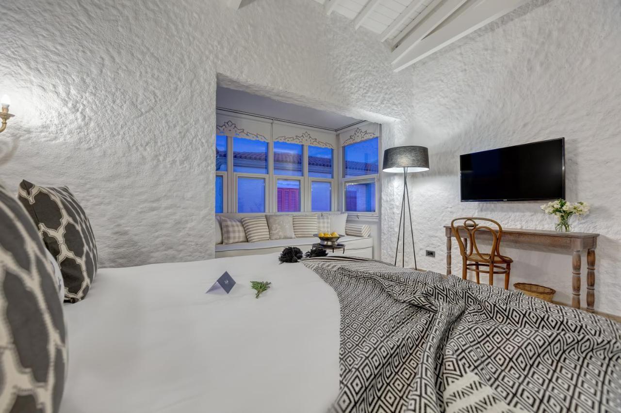 Alachi Hotel Alacatı Bagian luar foto