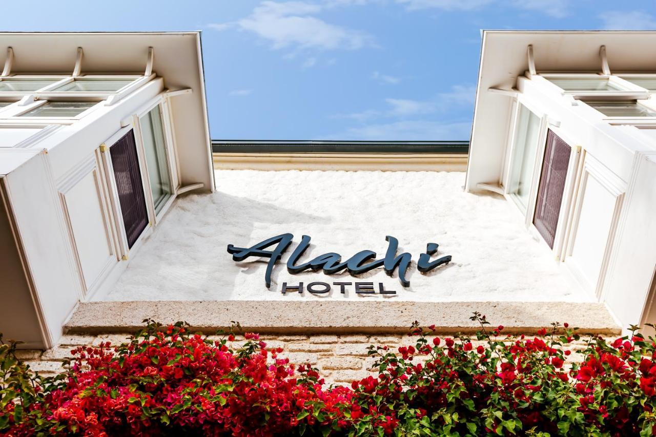Alachi Hotel Alacatı Bagian luar foto