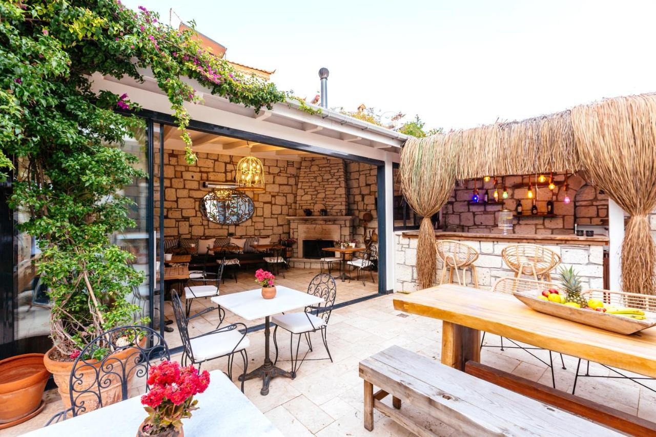 Alachi Hotel Alacatı Bagian luar foto